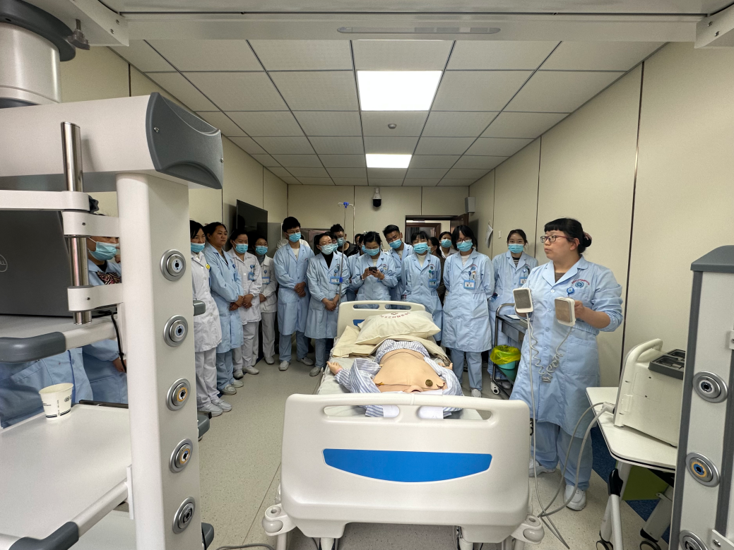 云南省精神病醫(yī)院護(hù)理部組織開展心臟體外電除顫操作技術(shù)培訓(xùn)